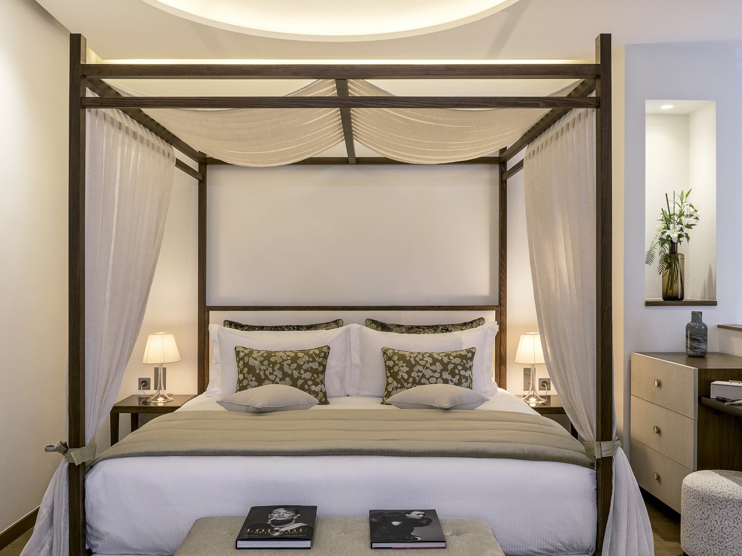 chambre lit king size hotel 5 étoiles riade à Marrakech