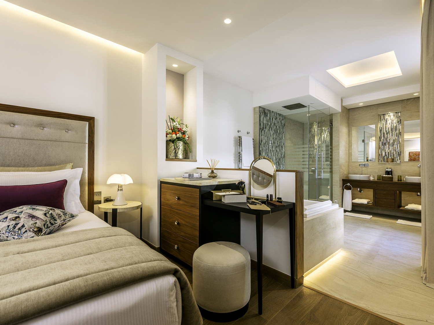 chambre lit king size hotel 5 étoiles riade à Marrakech
